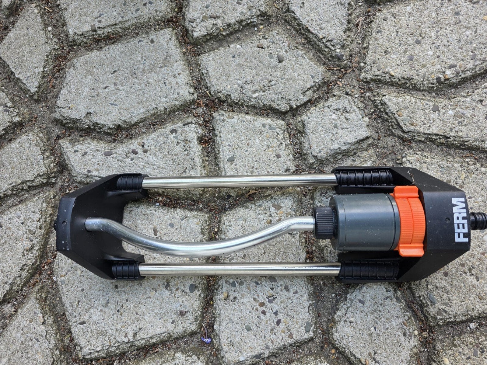 Te koop tuinsproeier, Ophalen