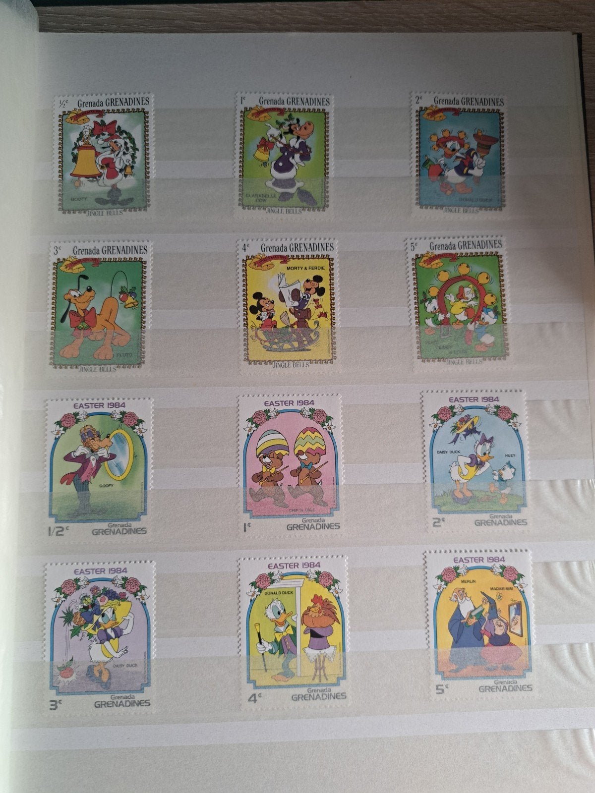 postzegel album met Disney postzegels, Postzegels en Munten, Ophalen, Nederland