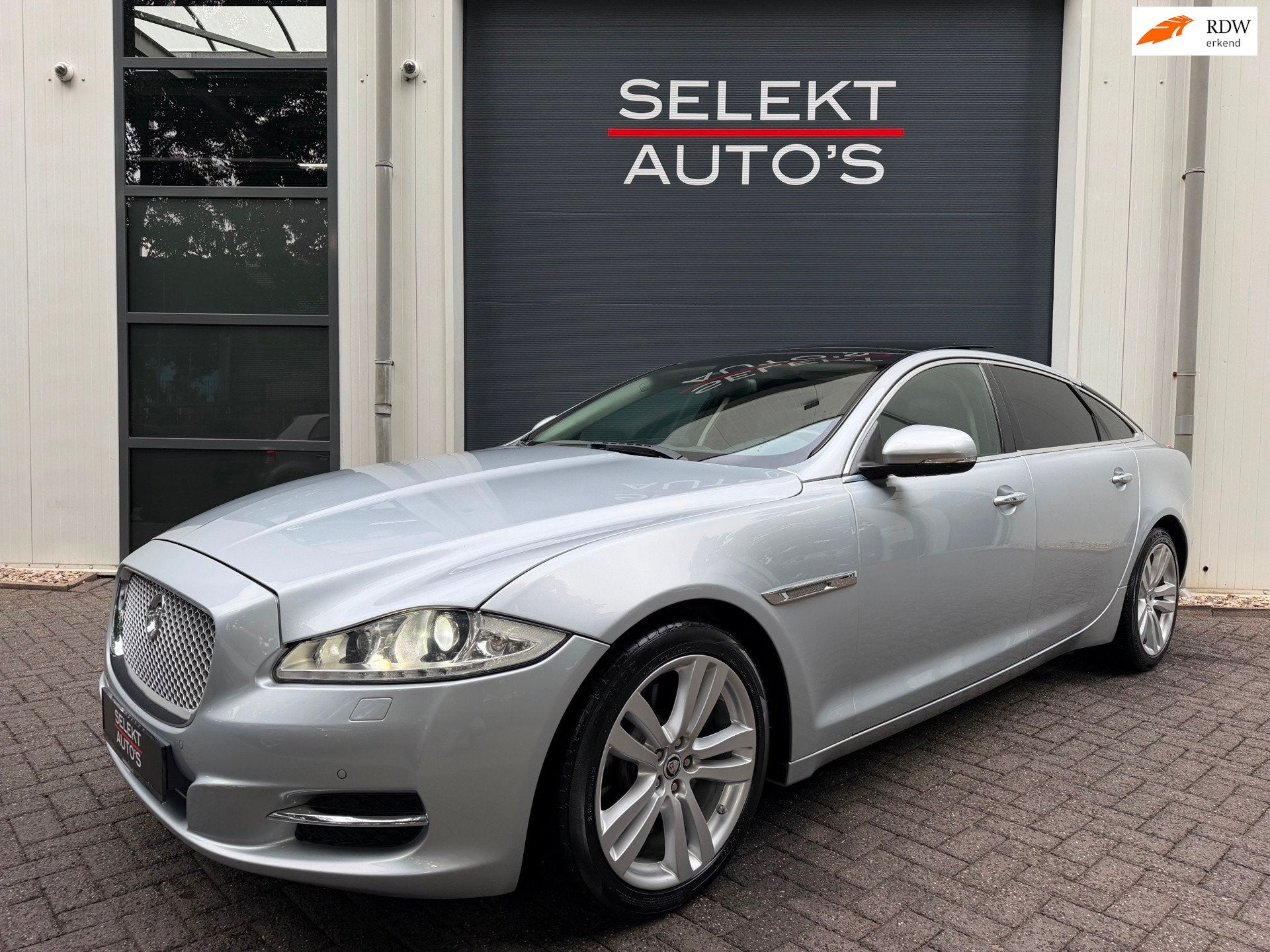 Jaguar XJ L 5.0 V8 Portfolio LWB 385 Pk Pano/Virtual/Climate, Auto's, Automaat, Achterwielaandrijving, Bedrijf, 1802 kg