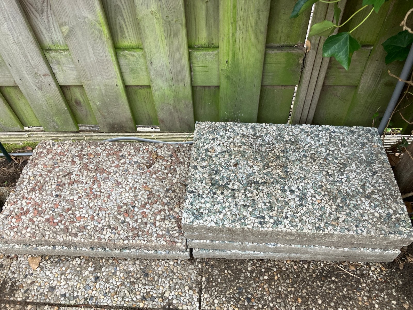 Grindtegels: 5x blauw/wit, 1x rood/wit, Ophalen, Gebruikt, Beton, Terrastegels