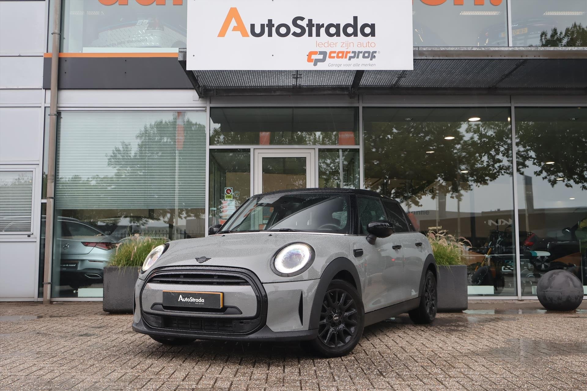 Mini Mini 5-Deurs (f55) 1.5 Cooper 136pk | Navi | LED | DAB, 136 pk, Gebruikt, Met garantie (alle), Leder en Stof
