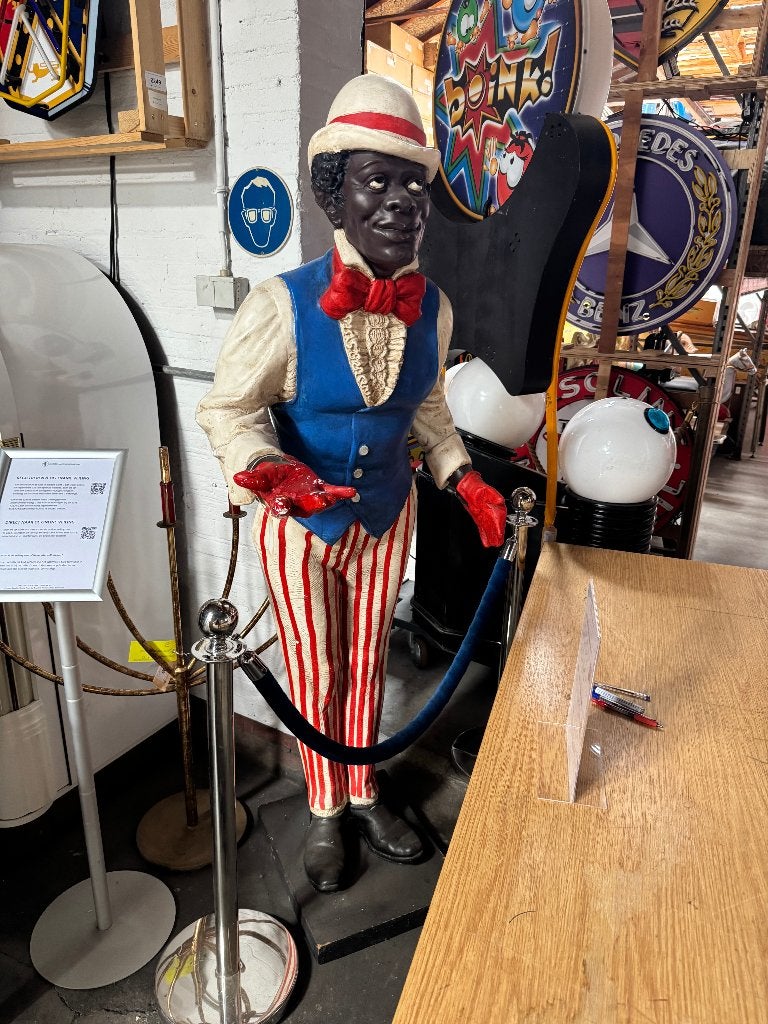Levensgroot vintage gipsen beeld van een butler, Verzamelen, Beelden en Beeldjes, Ophalen, Gebruikt, Mens
