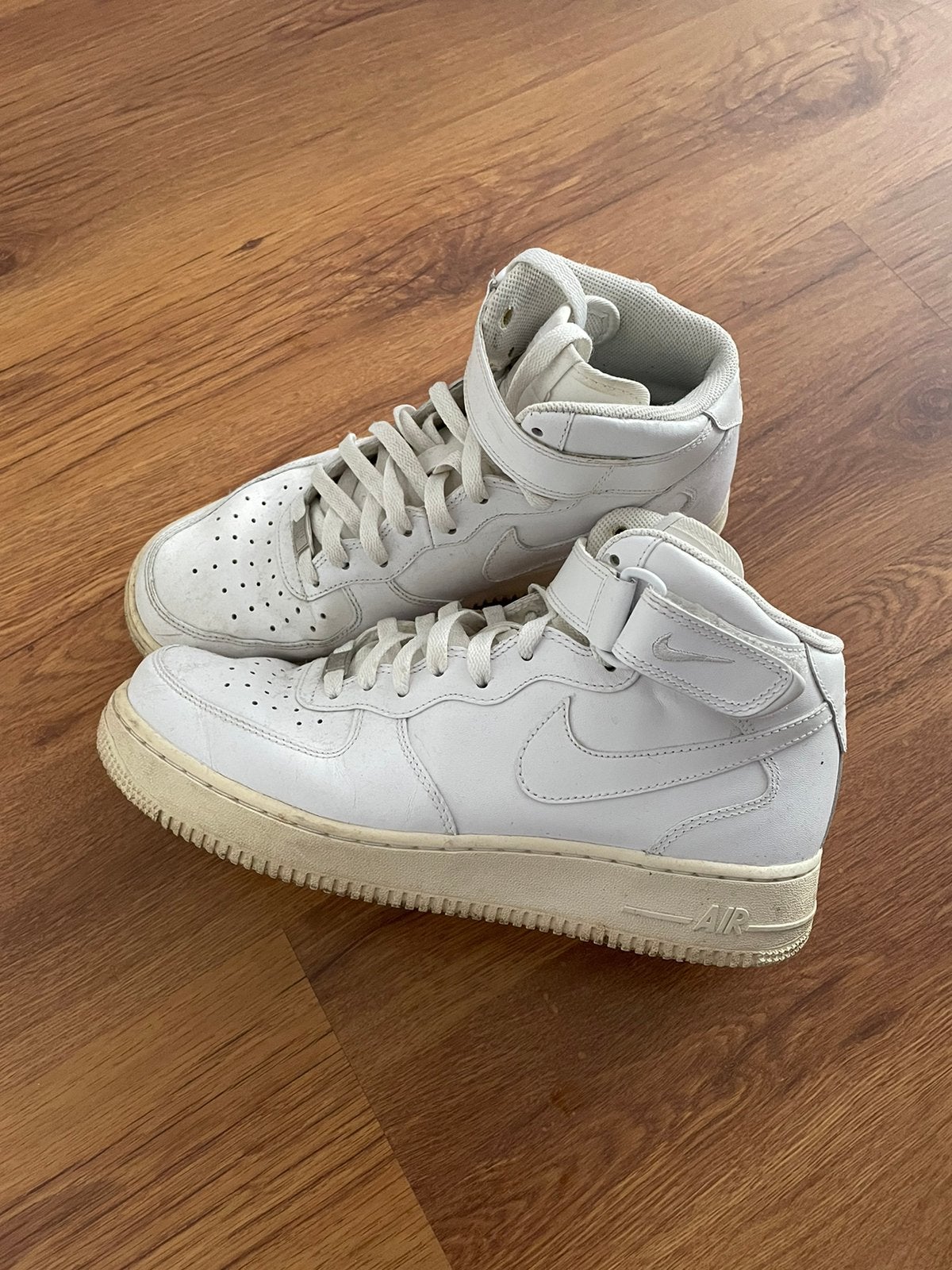 Witte Nike Air Force 1 Mid '07 schoenen sneakers in maat 43, Kleding | Heren, Schoenen, Ophalen of Verzenden, Zo goed als nieuw