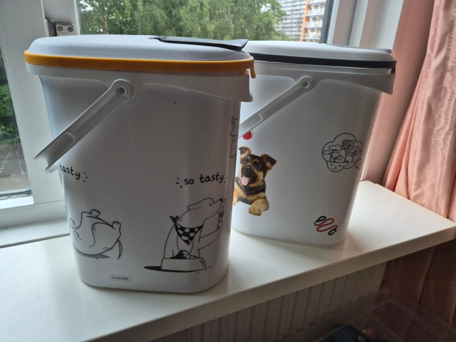 Curver voercontainer voor Brokken, Ophalen, Hond