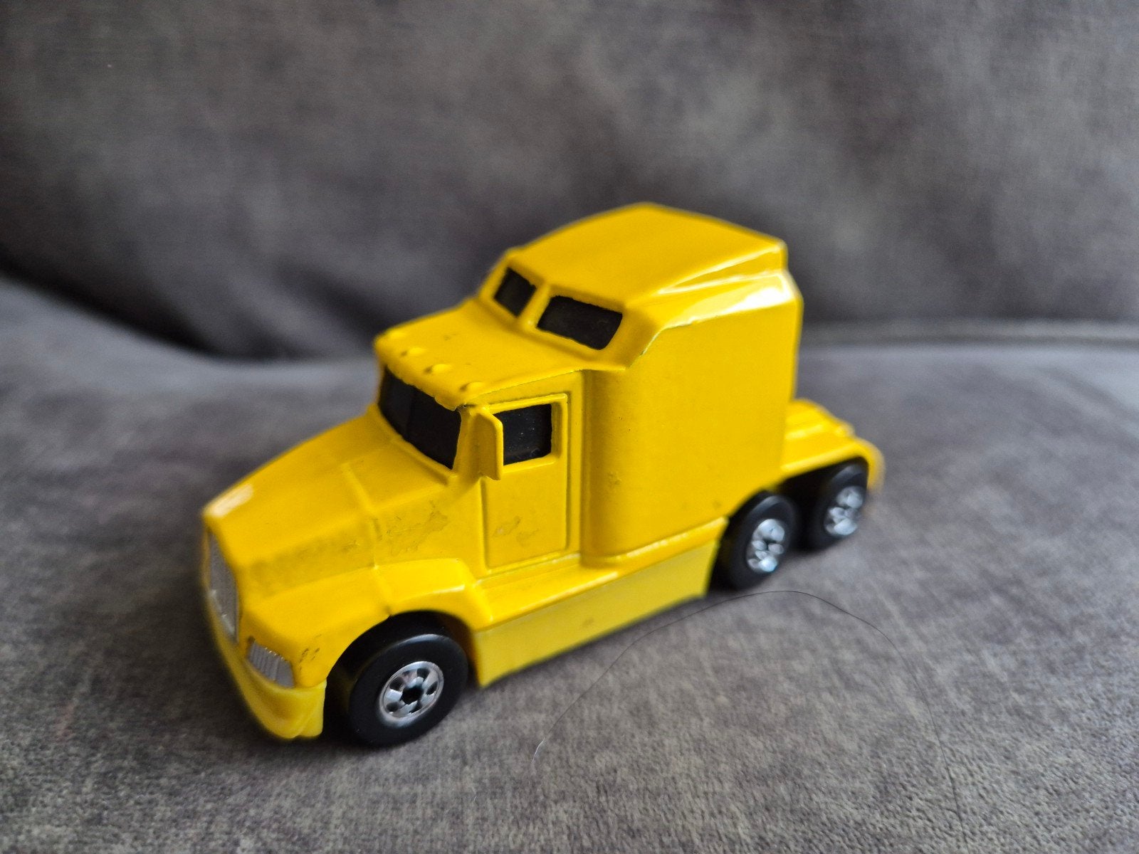 Hot Wheels Peterbilt Stunt Truck, Ophalen of Verzenden, Auto
