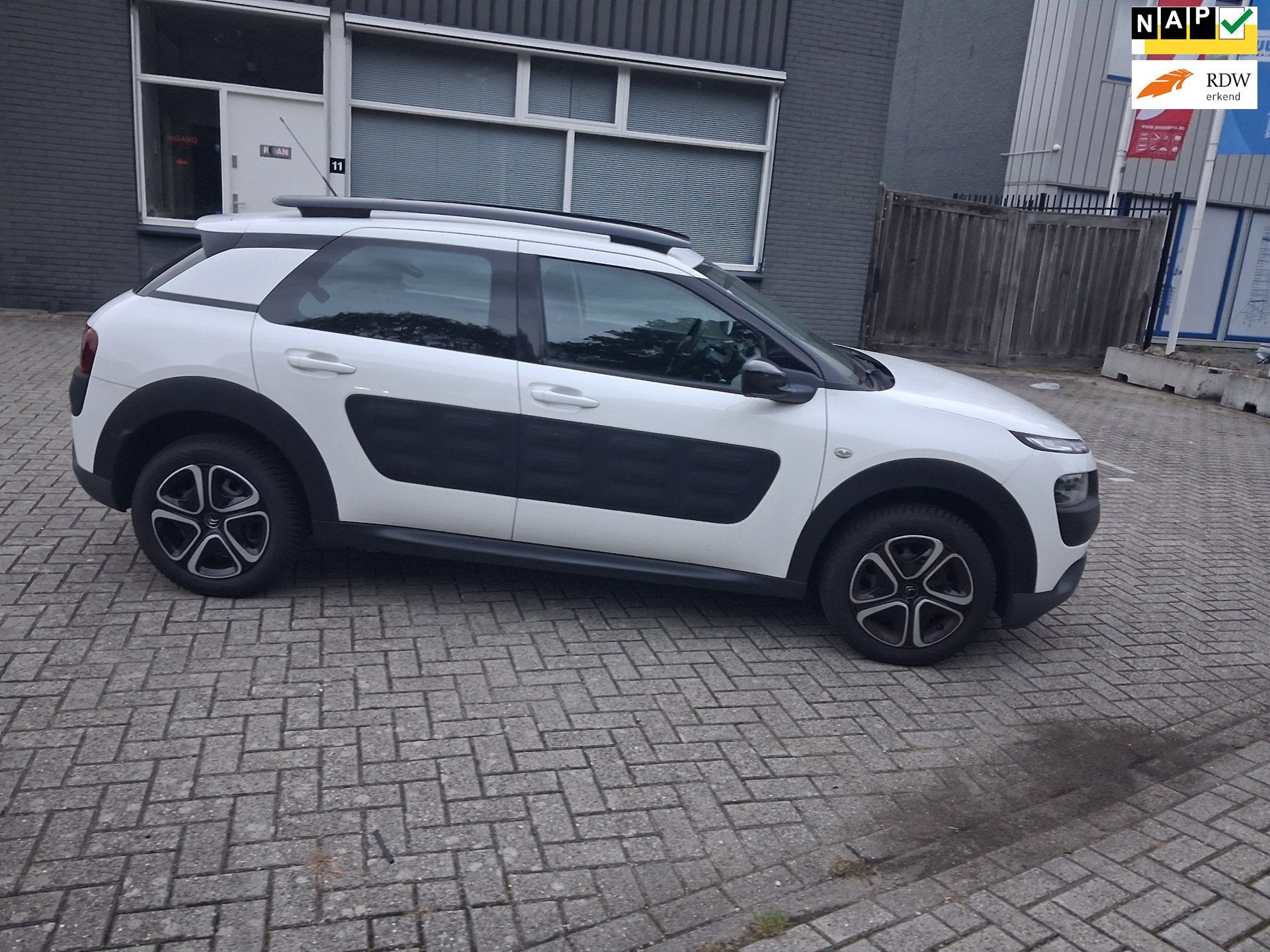 Citroen C4 Cactus 1.2 e-VTi Feel ((( AUTOMAAT )), 82 pk, Origineel Nederlands, Bedrijf, 3 cilinders
