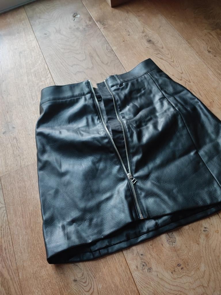 Leren rok met 38, Maat 38/40 (M), Zwart, Nieuw, Ophalen of Verzenden