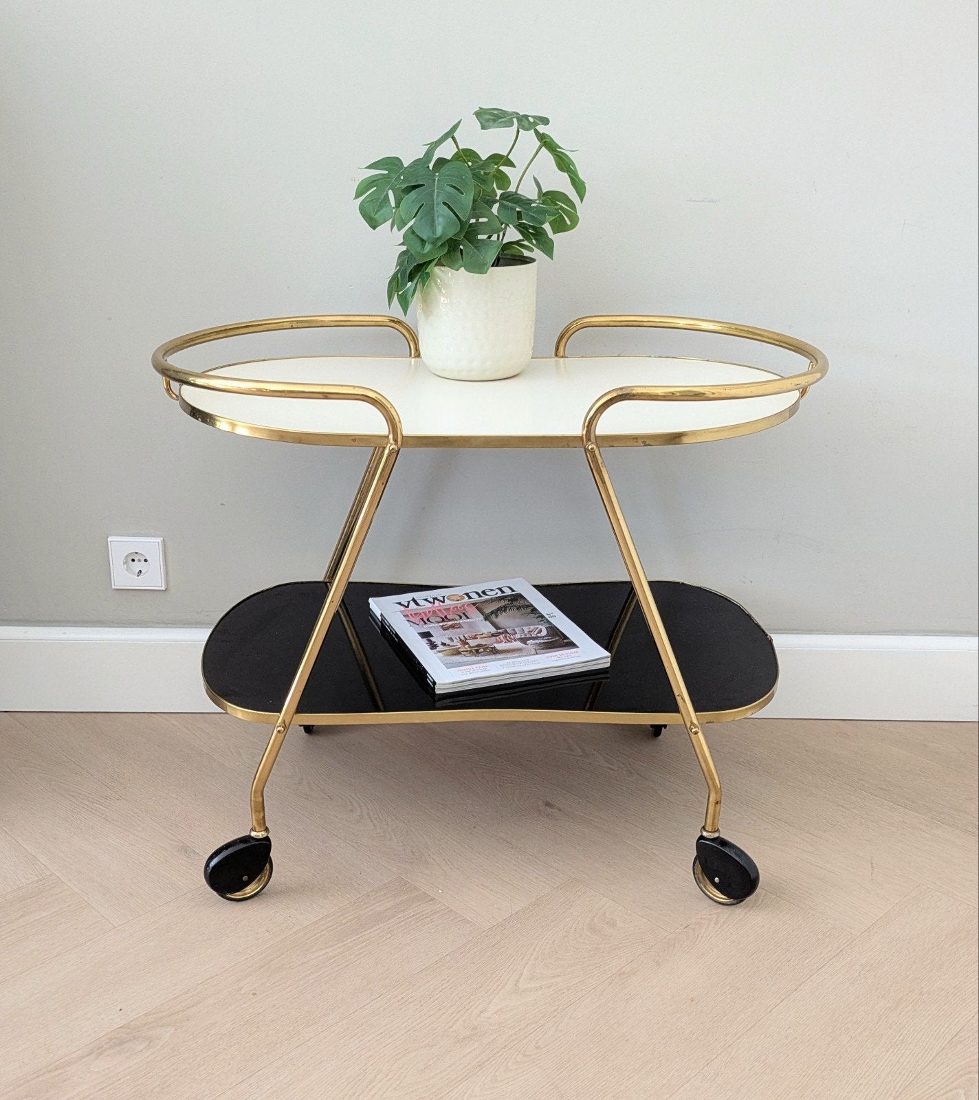 Prachtige vintage midcentury trolley serveerwagen barcart, Huis en Inrichting, Ophalen, 50 tot 100 cm, ., .