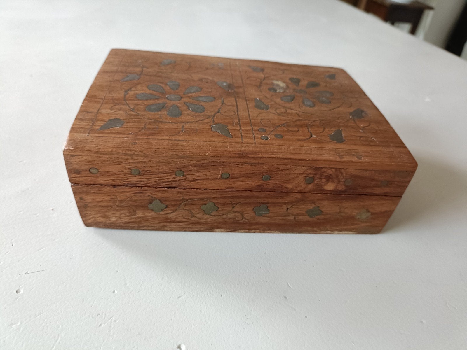 Houten kistje met ingelegde decoratie, Huis en Inrichting, Woonaccessoires | Kisten, Minder dan 50 cm, Teakhout, Minder dan 50 cm
