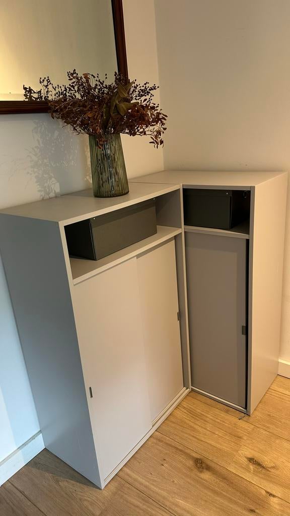 Kast met schuifdeuren en plank 2x, Huis en Inrichting, Kasten | Roldeurkasten en Archiefkasten, Ophalen, 50 tot 100 cm, Zo goed als nieuw