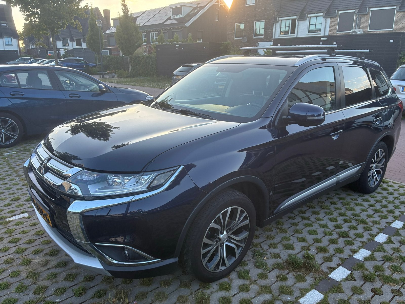 Mitsubishi Outlander 2.0 Instyle Leer 7-persoons, Auto's, Mitsubishi, Automaat, 1998 cc, Achterwielaandrijving, Outlander