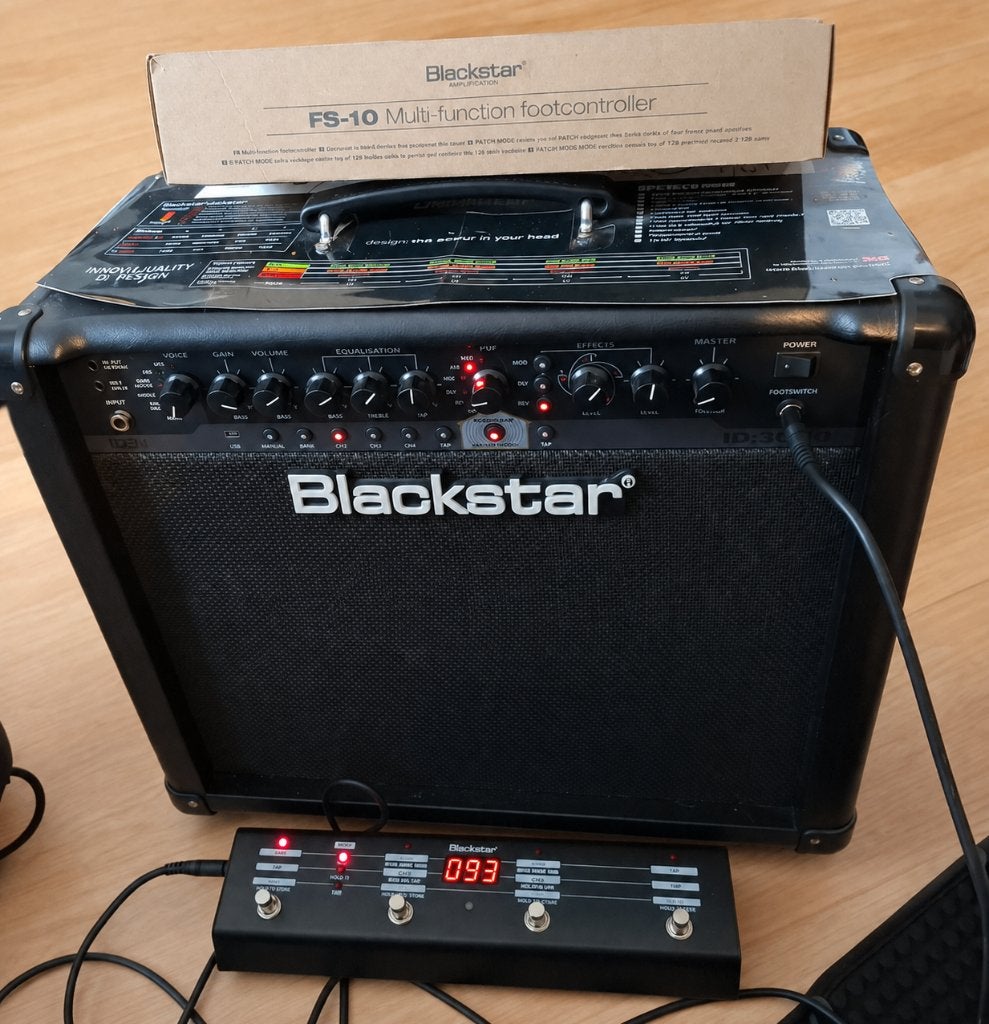 Blackstar ID:30 TVP 30 Watt met voetpedaal FS-10, Muziek en Instrumenten, Ophalen, Zo goed als nieuw, Gitaar, Minder dan 50 watt