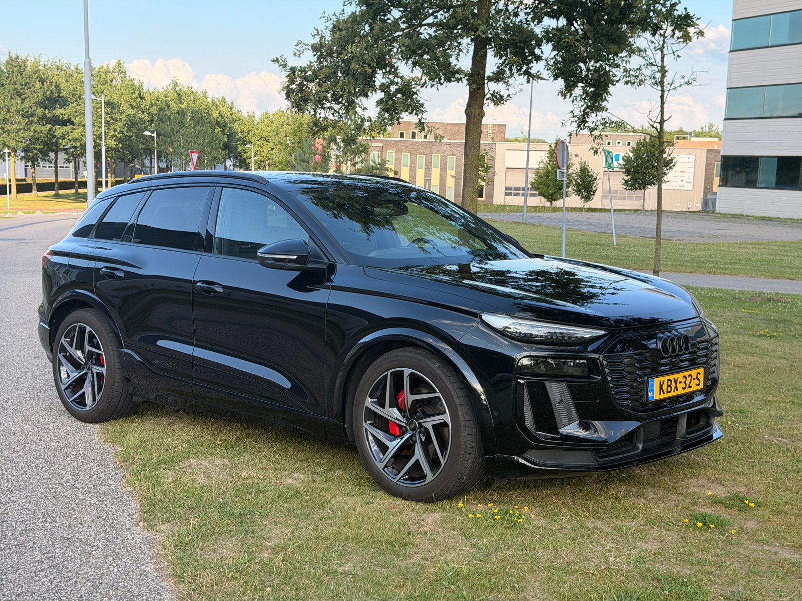 Audi Q6 e-tron S-edition 100 kWh 388pk Quattro 2025, Auto's, Audi, Automaat, 23 min, Elektrisch, Particulier