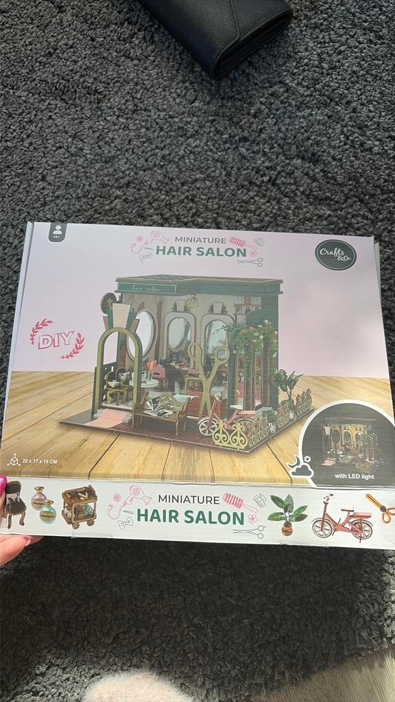 Diy miniature hair salon, Ophalen of Verzenden, Zo goed als nieuw, Knutselwerk