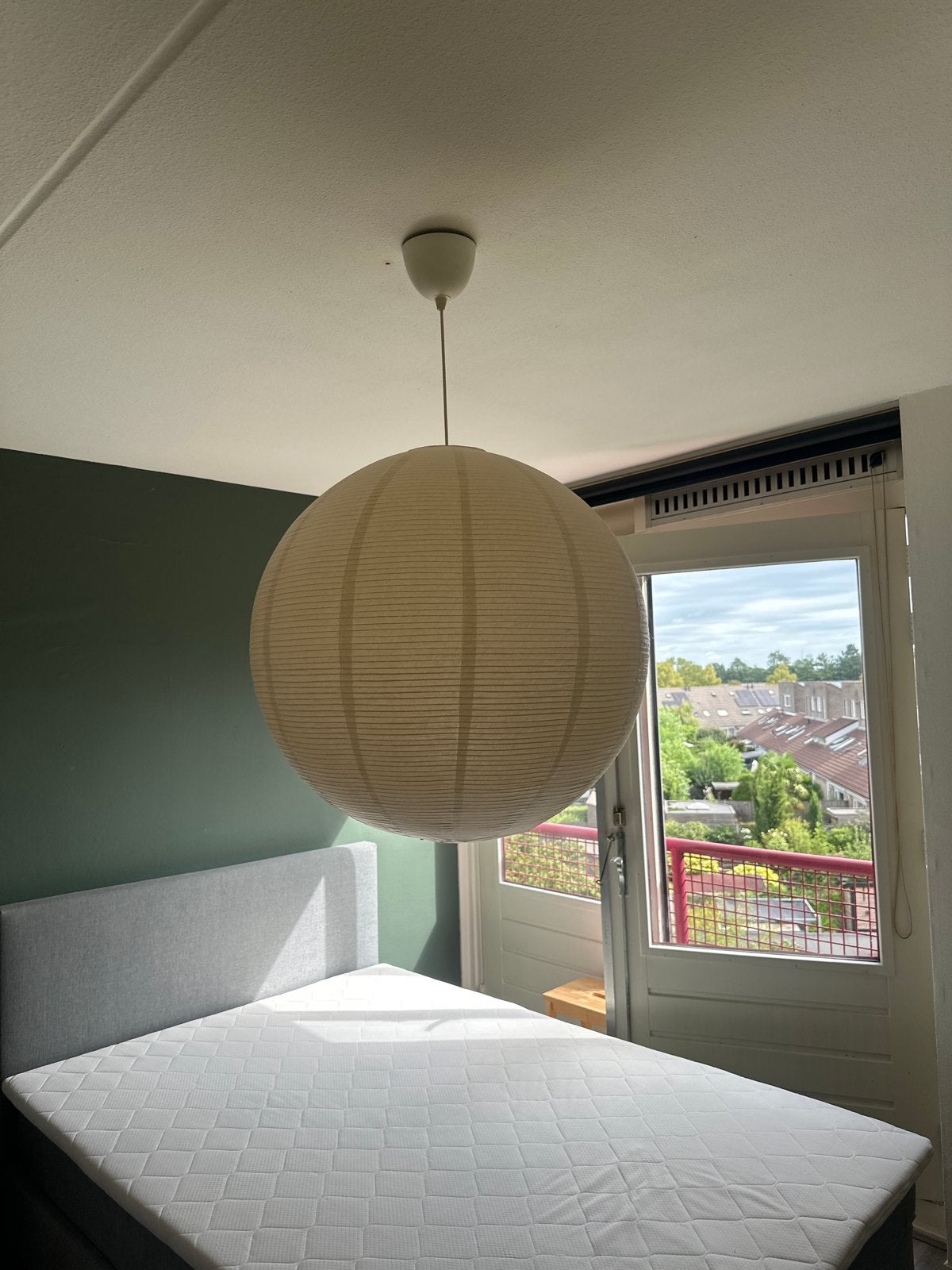 Papieren bolvormige hanglamp - IKEA REGOLIT, Ophalen, Zo goed als nieuw, Natuurlijk materiaal, E27 (groot)