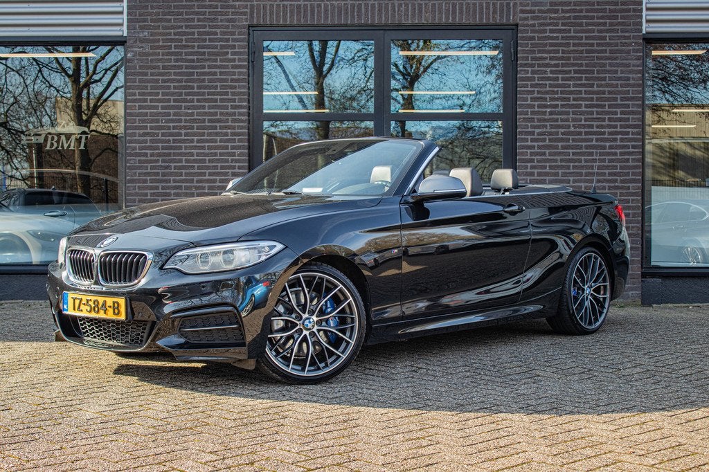 BMW M235i F23 Cabrio M Sport High Executive / Handgeschakeld, Auto's, Achterwielaandrijving, Gebruikt, 4 stoelen, Zwart