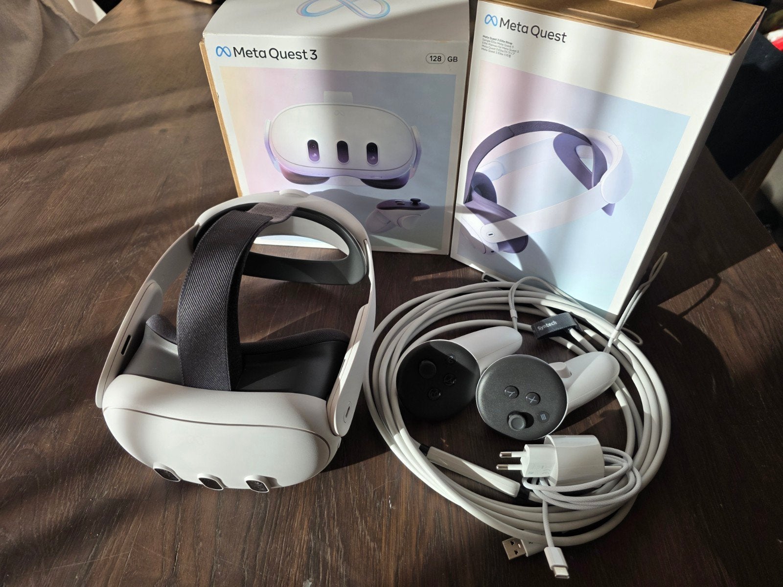 Foto 2 van Meta Quest 3 128gb, Elite Strap, Link Cable + WiFi 6E Router