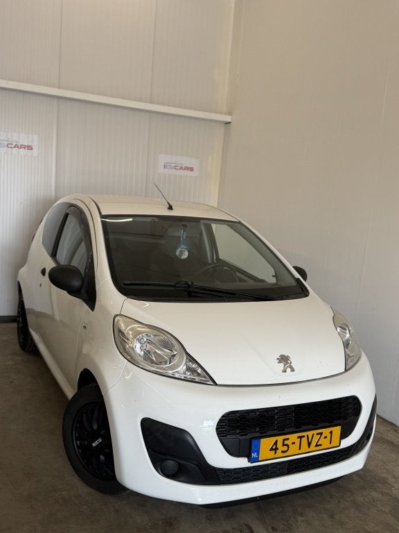 Peugeot 107 1.0 Nette auto Weinig KM NAP! (bj 2012), Auto's, Voorwielaandrijving, Euro 5, Gebruikt, ABS