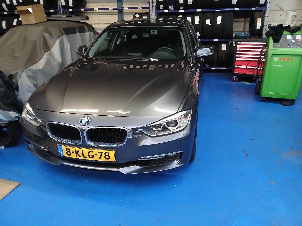 BMW 3 serie, Auto diversen, Schadeauto's, Ophalen, Handgeschakeld, Sedan, Zilver of Grijs