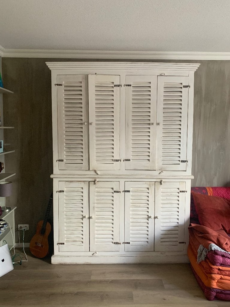 Landelijk Witte Kast met veel Opbergruimte, Huis en Inrichting, Ophalen, 200 cm of meer, 150 tot 200 cm, Landelijk