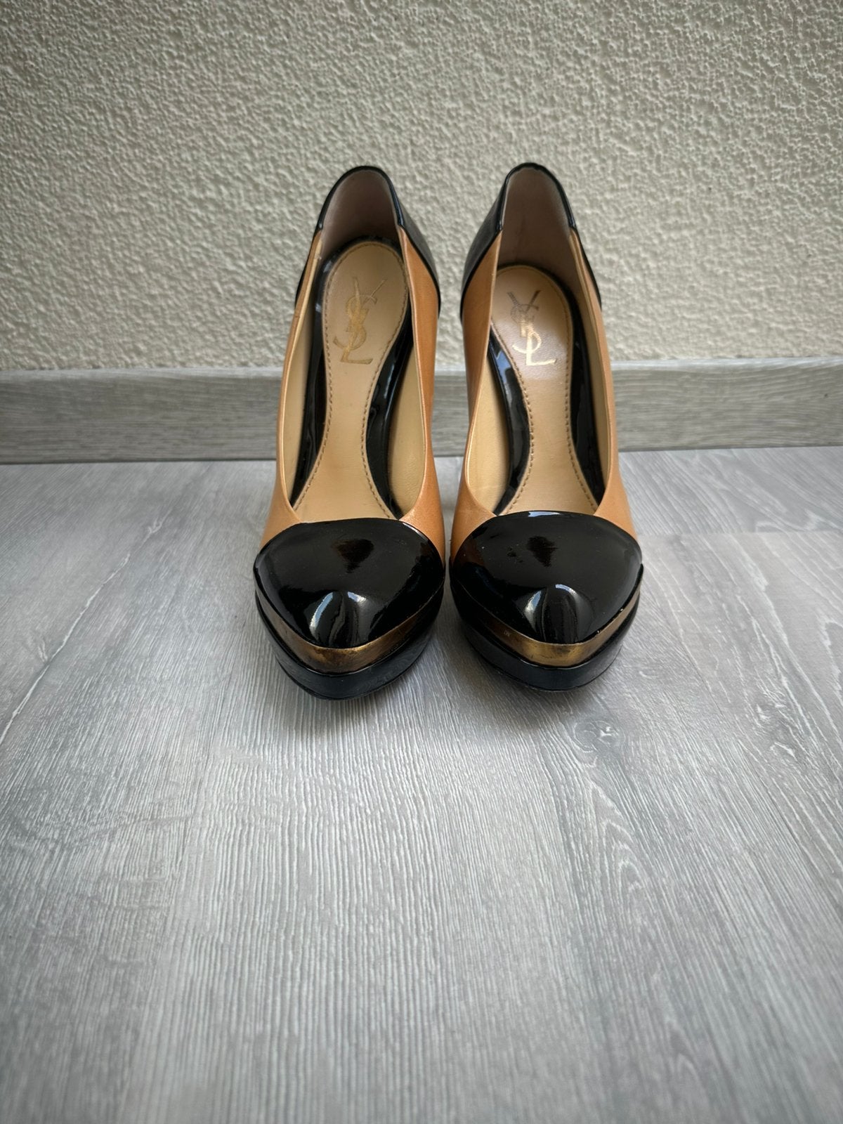 vintage  Yves Saint Laurent. Pumps, Pumps, Overige kleuren, Ophalen of Verzenden, Zo goed als nieuw