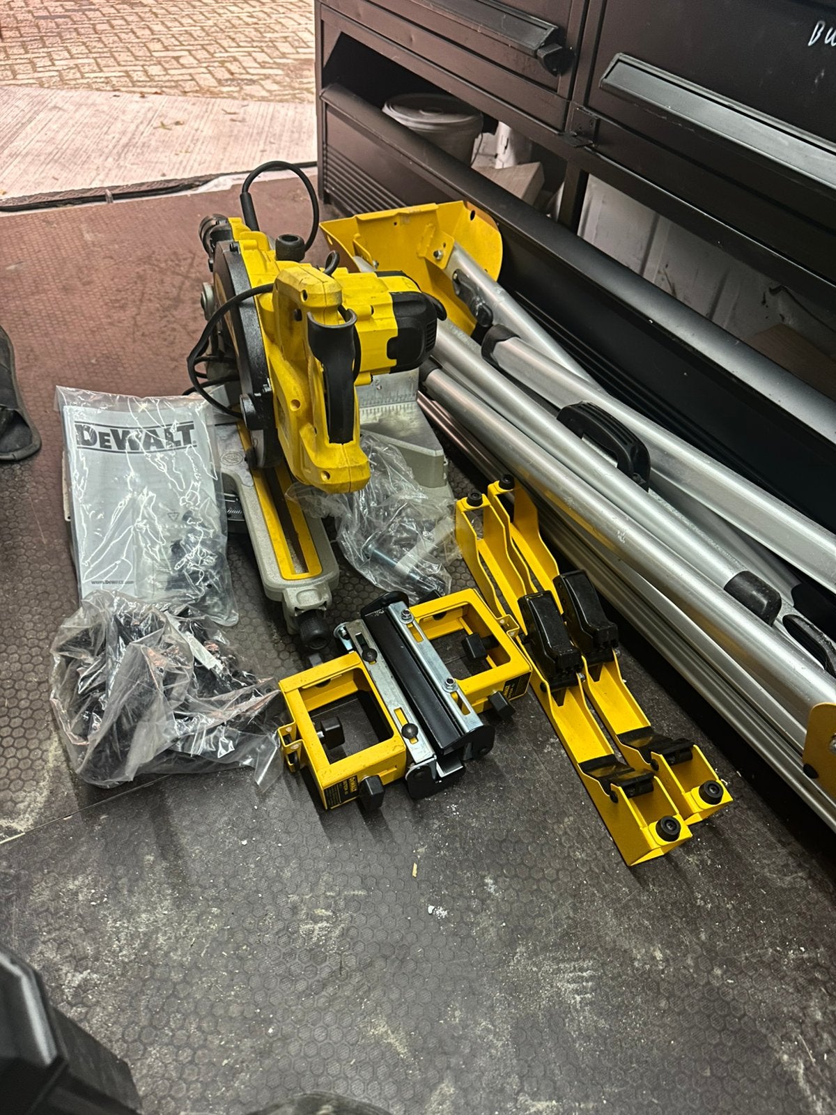 Dewalt afkortzaag