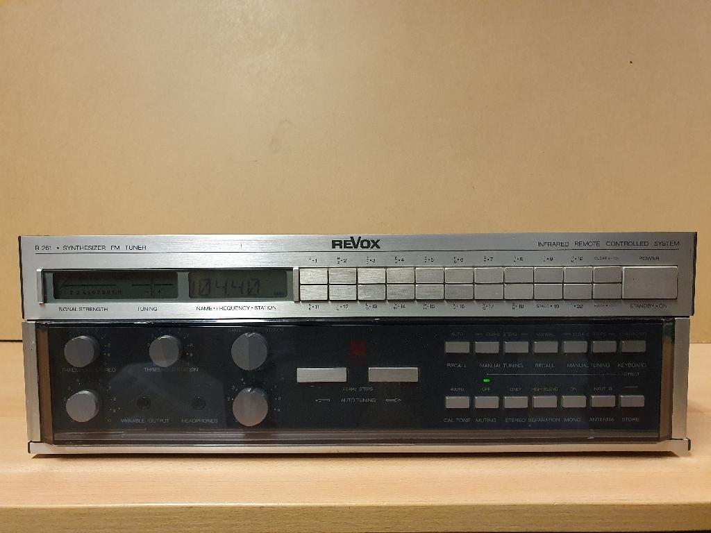 Revox B 261 Synthesizer FM Tuner, Audio, Tv en Foto, Ophalen of Verzenden