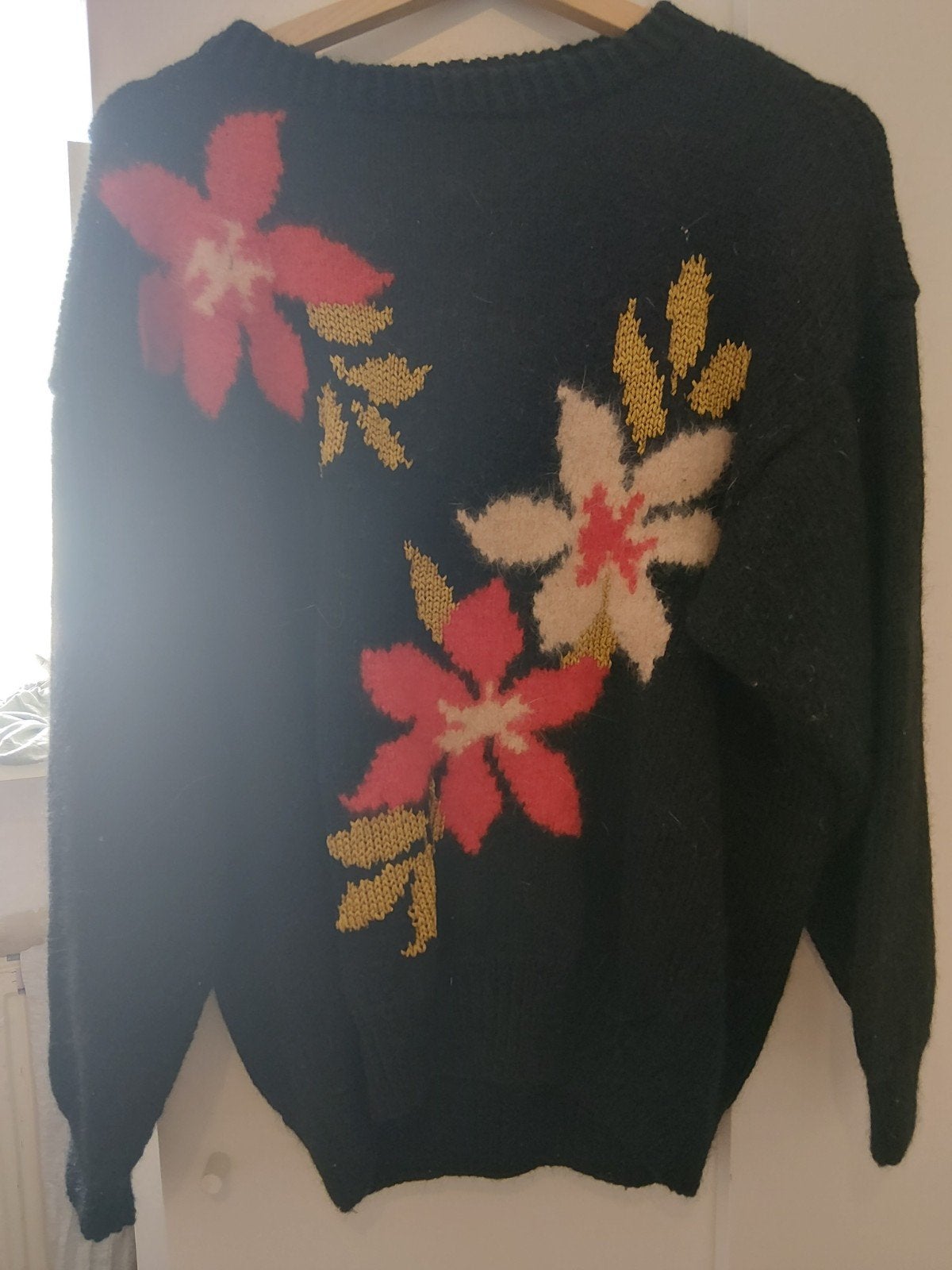 Kooltrui met bloemen zwart, Kleding | Dames, Truien en Vesten, Verzenden, Zo goed als nieuw, Zwart
