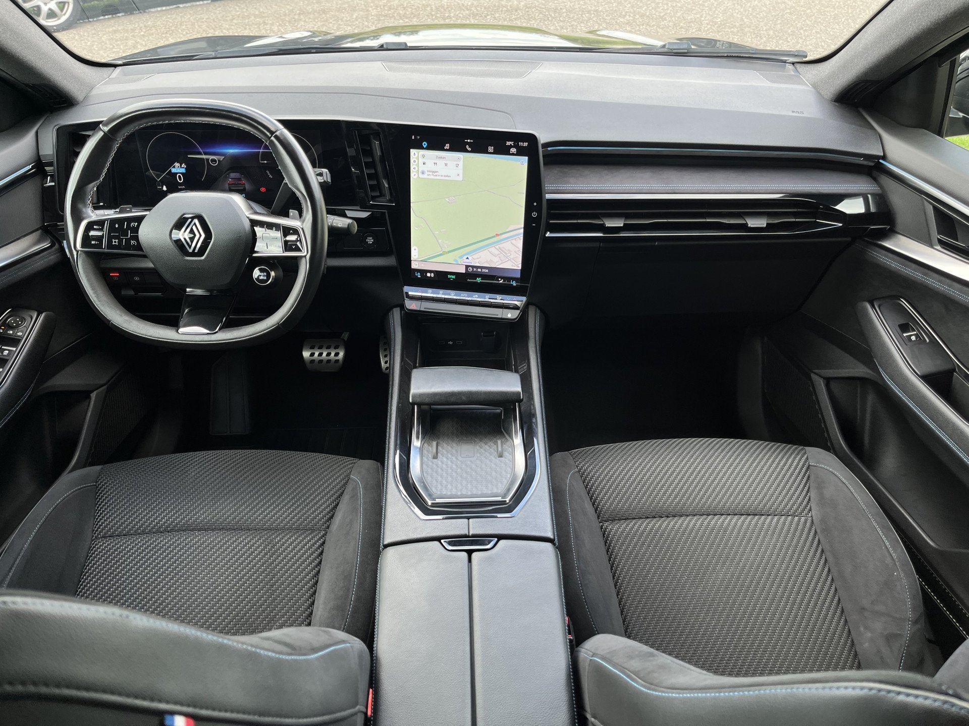 Renault Austral 1.2 E-Tech full hybrid 200PK techno esprit A, Auto's, Gebruikt, 1199 cc, Zwart, 1492 kg
