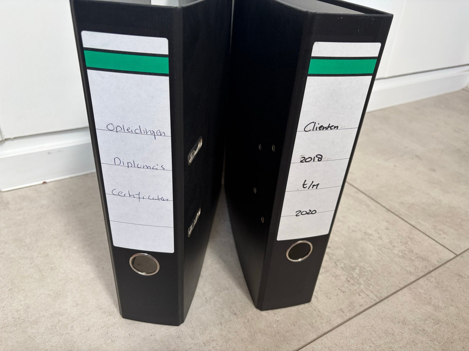 4 Zwarte ordners, klappers 2-gaads, Diversen, Ophalen, Gebruikt, A4