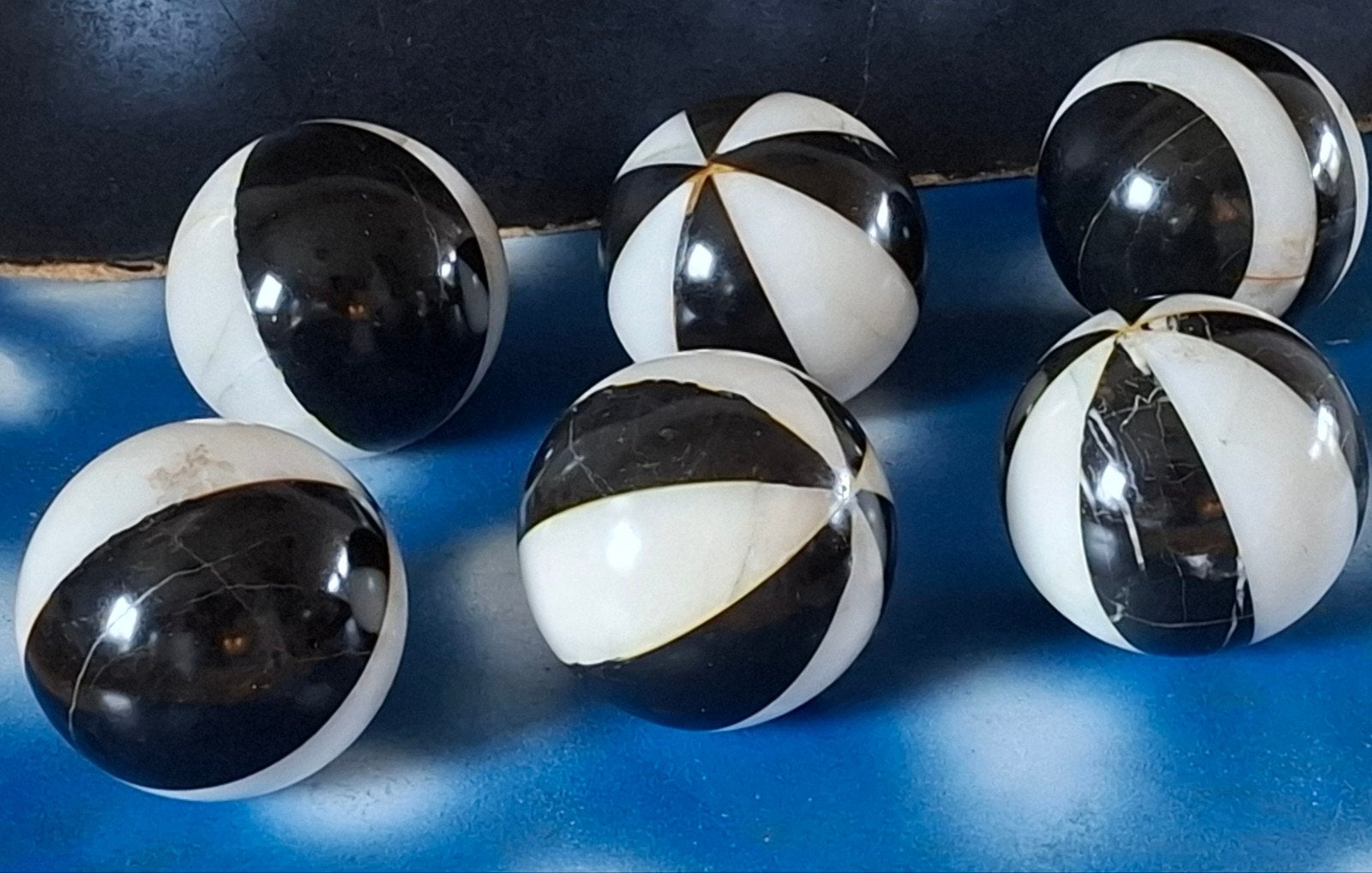 CARPET BALLS/CARPET BOWLS. Marmer. 6 st.  8 cm., Antiek en Kunst, Ophalen