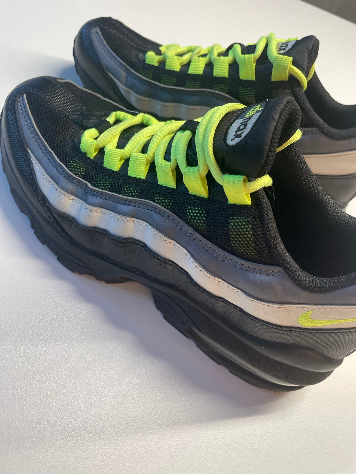 Nike Air Max 95 - Zwart/Neon Geel maat 38,5, Ophalen of Verzenden, Gedragen, Zwart, Sneakers of Gympen