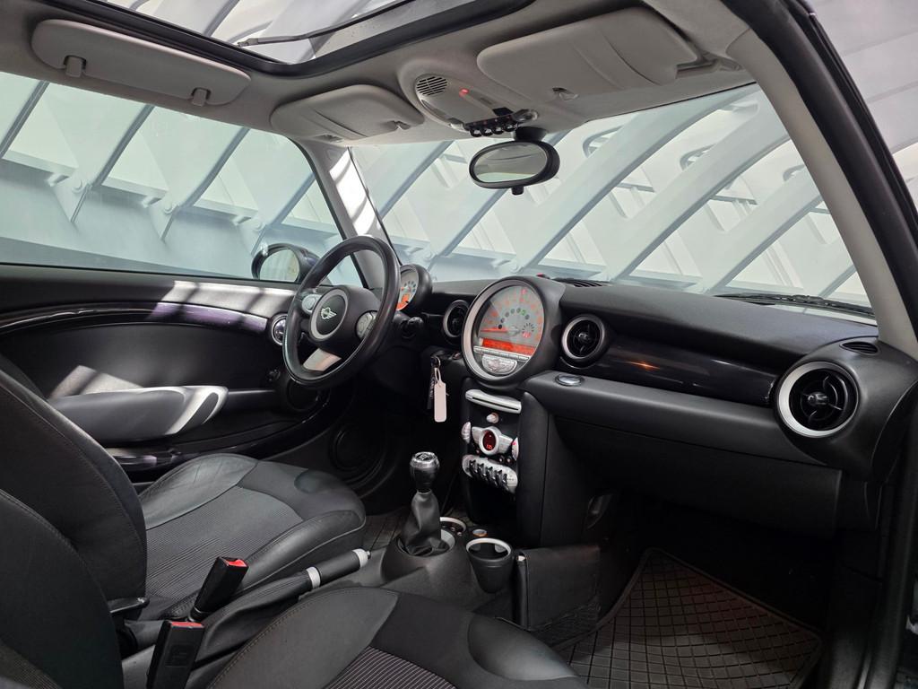 Mini Mini Clubman 1.6 Cooper Chili Panorama dak, Auto's, Mini, Voorwielaandrijving, Gebruikt, 4 cilinders, 4 stoelen