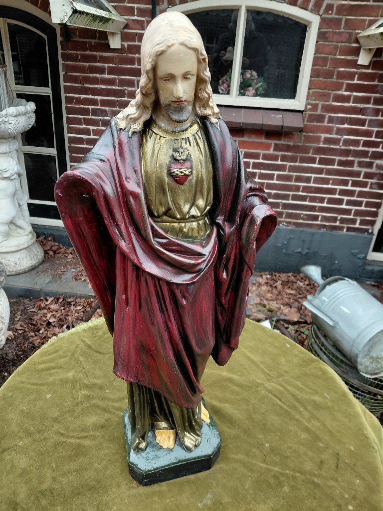 Heilig hart beeld, Jezus in rode mantel, hoogte 68 cm., Ophalen