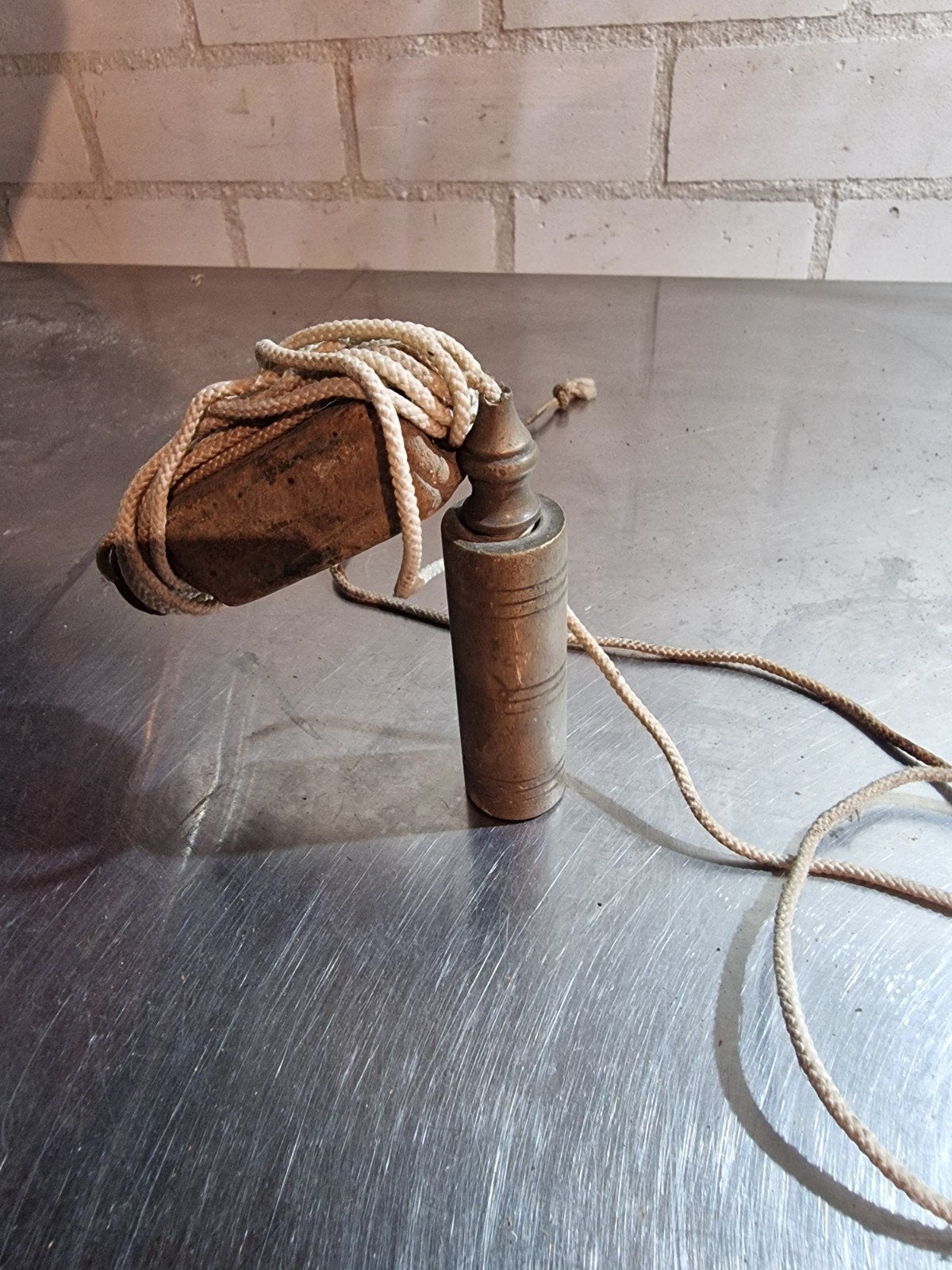 Antieke bronzen schietlood met touw, Antiek en Kunst, Ophalen of Verzenden