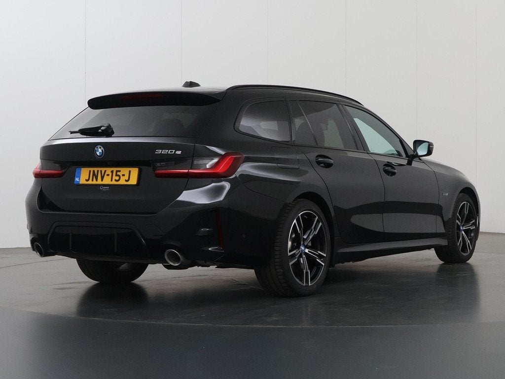 BMW 3-serie Touring 320e M-Sport | SOH 97,4% | Facelift | Pa, Auto's, BMW, 1998 cc, Gebruikt, 4 cilinders, Zwart