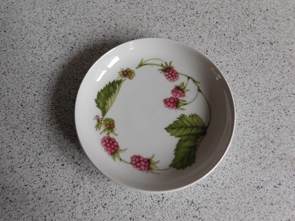 Bord 10 cm. Framboos Bosvruchten Wedgwood Marjolein Bastin, Huis en Inrichting, Keuken | Servies, Ophalen of Verzenden, Zo goed als nieuw