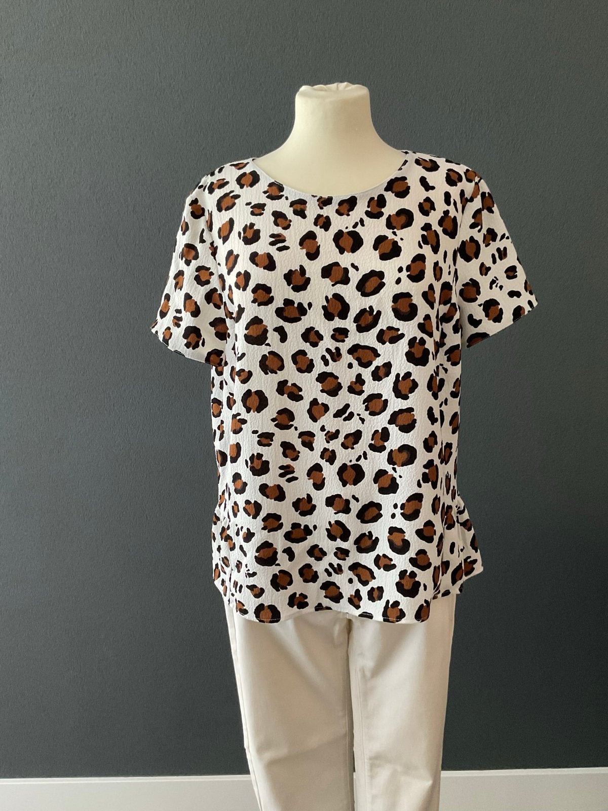 Foto 6 van Zara top bruin wit luipaardprint rouches maat XL
