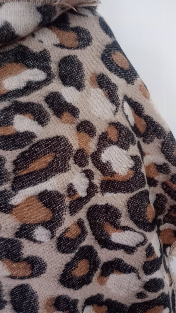 grote  stola heerlijk warm nieuwstaat, Kleding | Dames, Mutsen, Sjaals en Handschoenen, Ophalen of Verzenden, Zo goed als nieuw