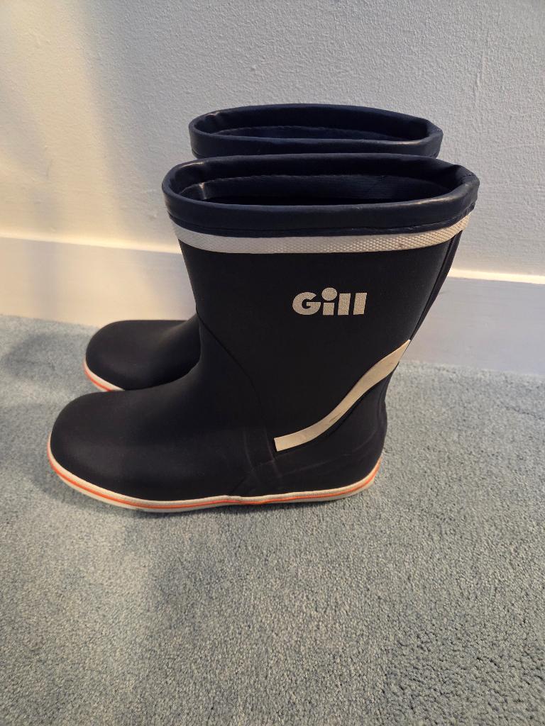 Bijna nieuwe Gill zeillaarzen, Watersport en Boten, Watersportkleding, Ophalen, Gill, Kind, Zeil- of Surfschoenen