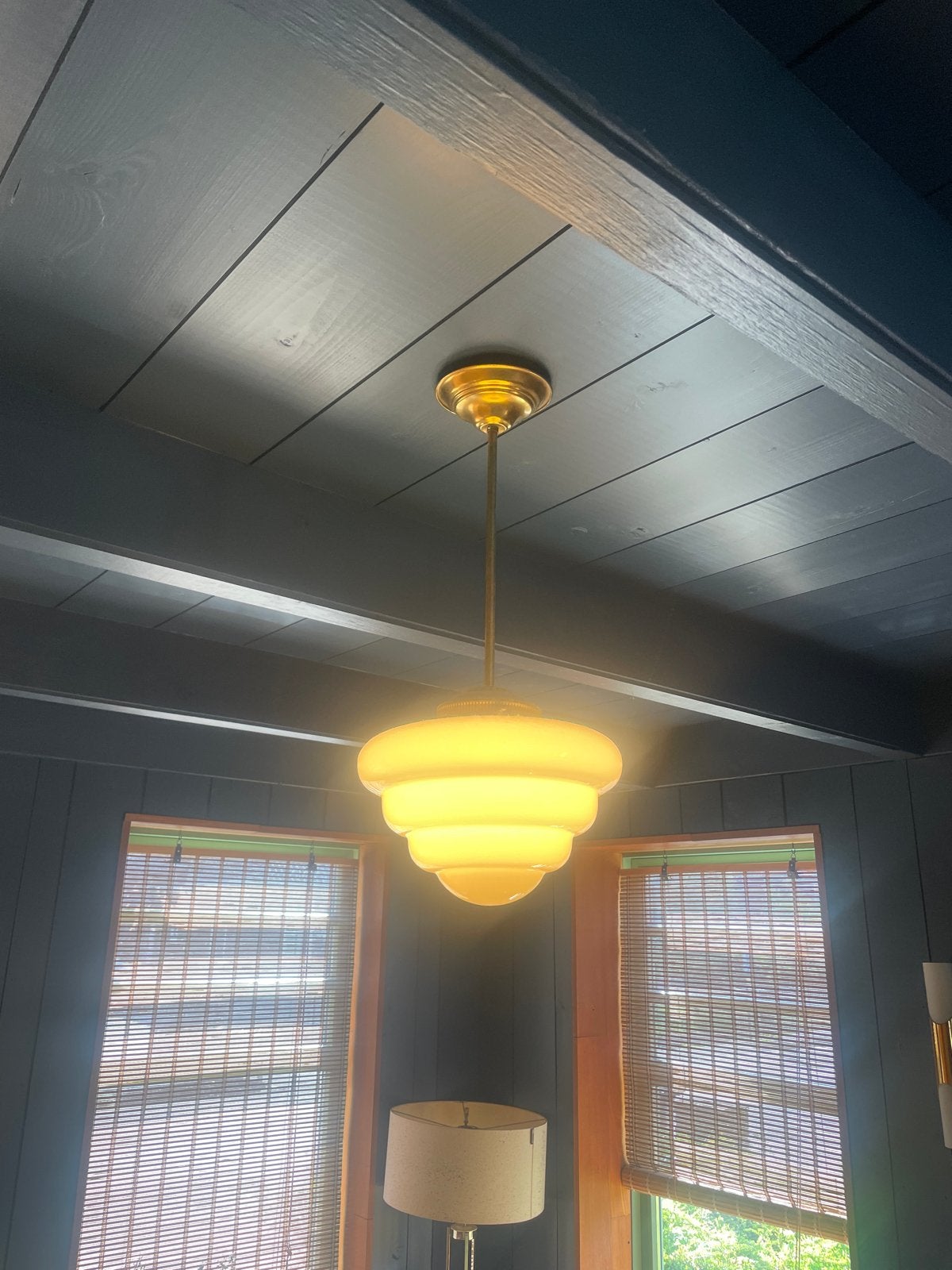 2x Art Deco Plafondlampen - Melkglas en Messing, Huis en Inrichting, Ophalen, Gebruikt, Glas