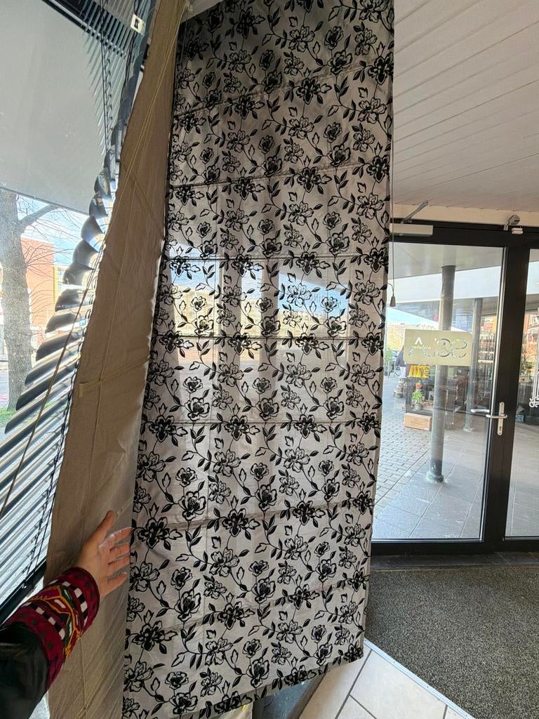 70% korting Nieuwe vouwgordijnen met bloemmotief, Zwart, Nieuw, 150 tot 200 cm, 50 tot 100 cm