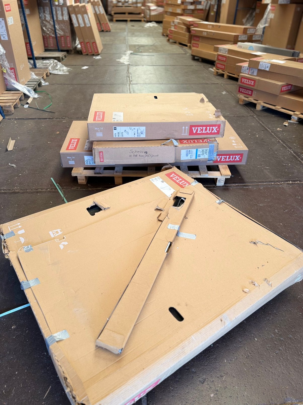 5 beschadigde Velux dakramen, Ophalen of Verzenden, Zo goed als nieuw, Minder dan 80 cm, Dakraam