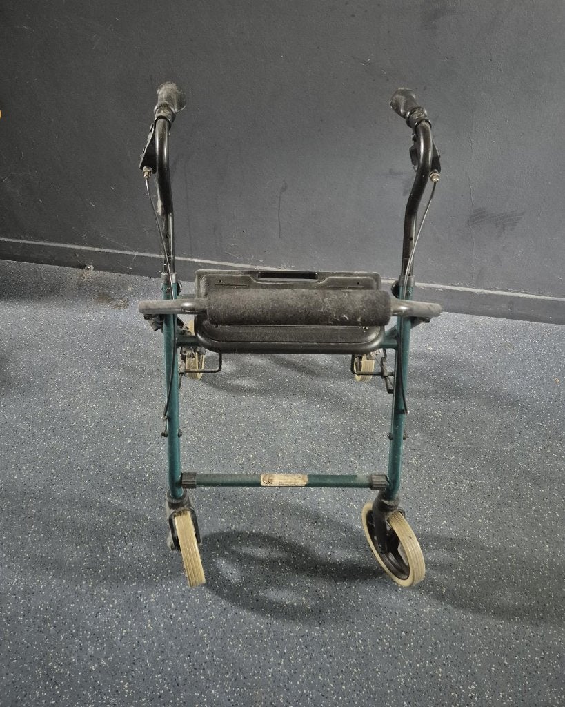 rollator•	officieel CE-gemarkeerd product, Ophalen, Lichtgewicht, Gebruikt