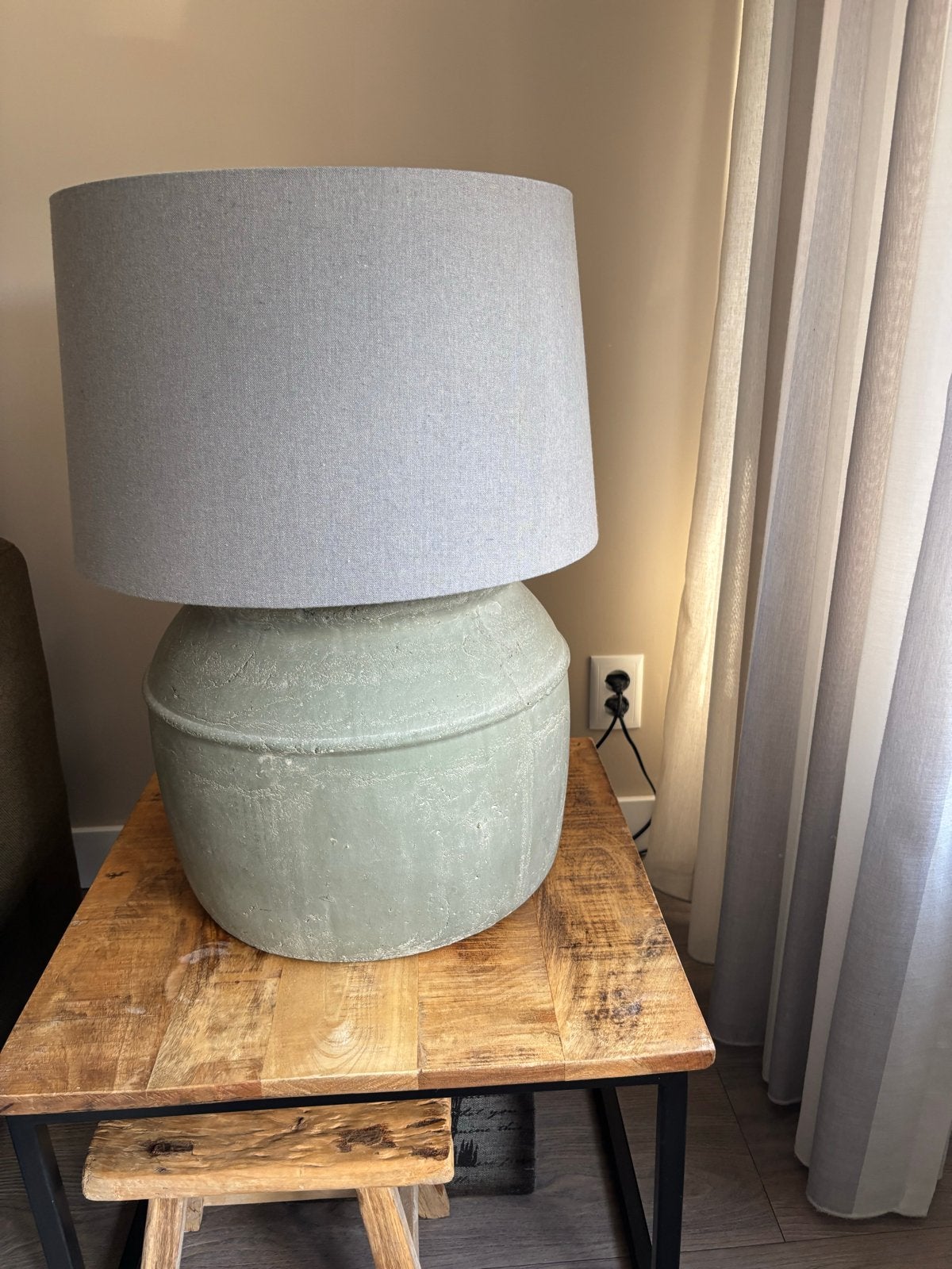 Kruiklamp met Taupe/Grijze Kap - 30 cm hoog, Huis en Inrichting, Ophalen, Gebruikt, Keramiek, Met kap