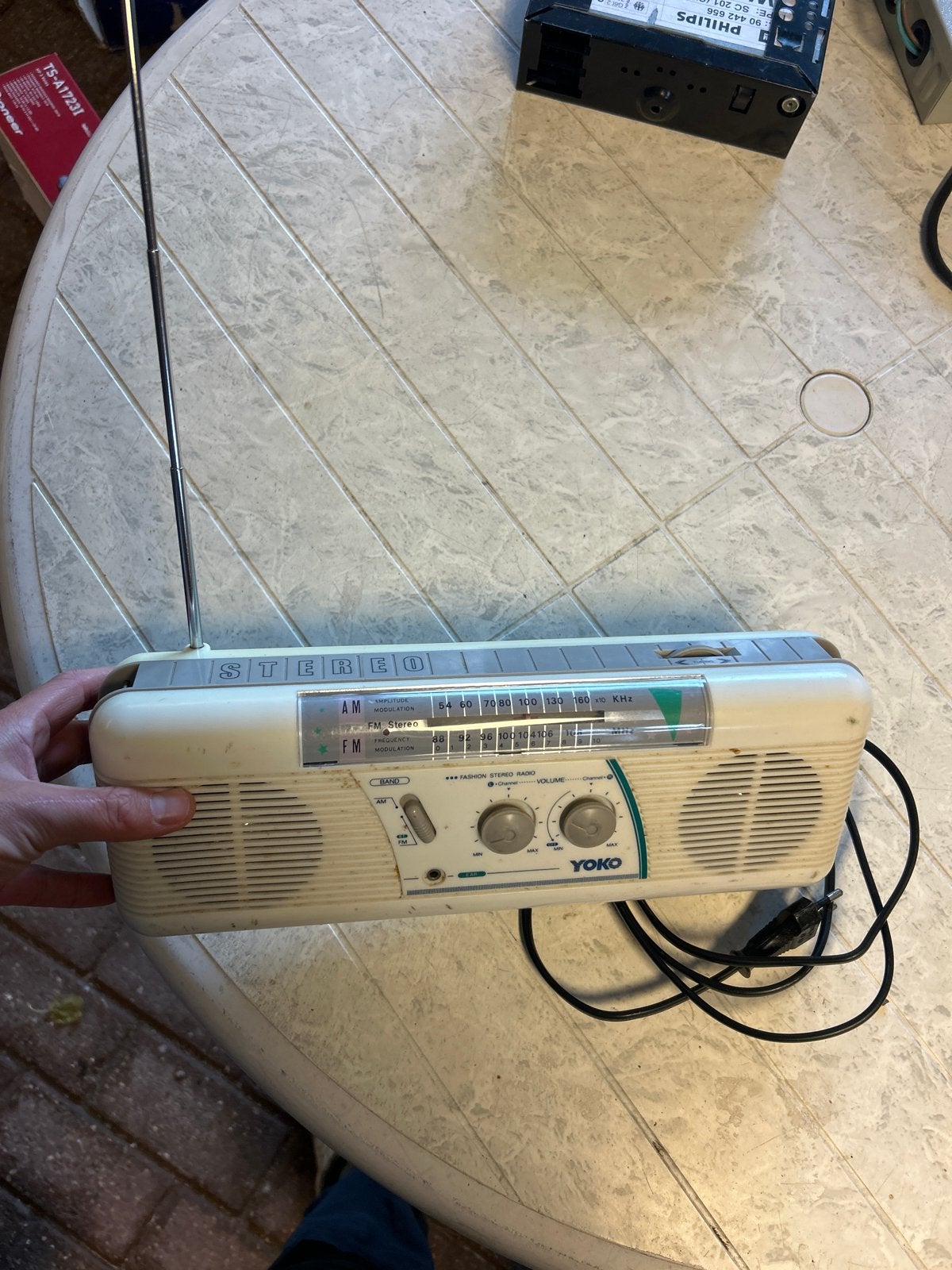 Yoko Klassieke AM/FM Stereo Draagbare Radio - Model 7080, Ophalen of Verzenden, Gebruikt, Radio