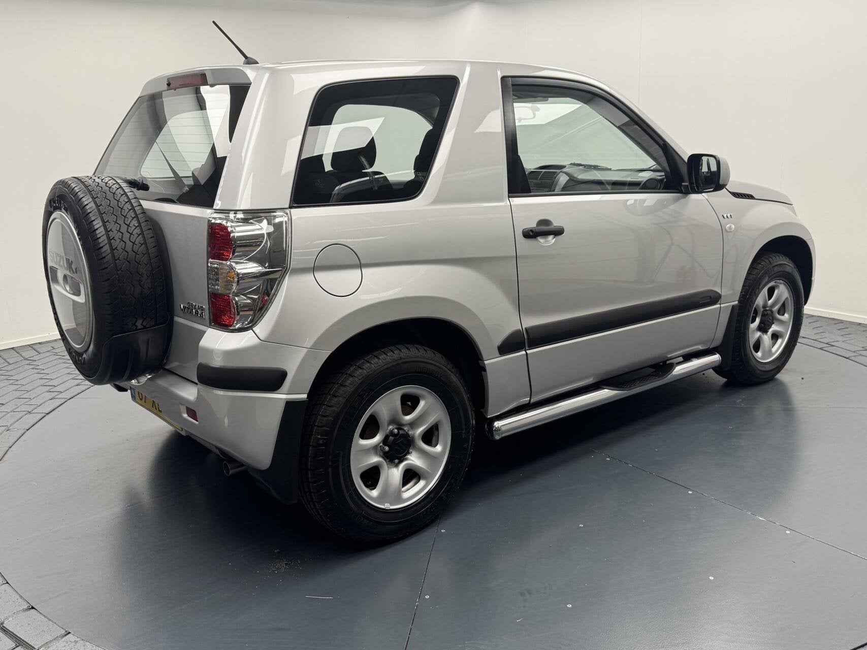 Suzuki Grand Vitara 1.6i-16V 4x4 Airco-Elek.ramen-Elek.spieg, Auto's, Suzuki, 1345 kg, Gebruikt, Huisgarantie, 4 cilinders