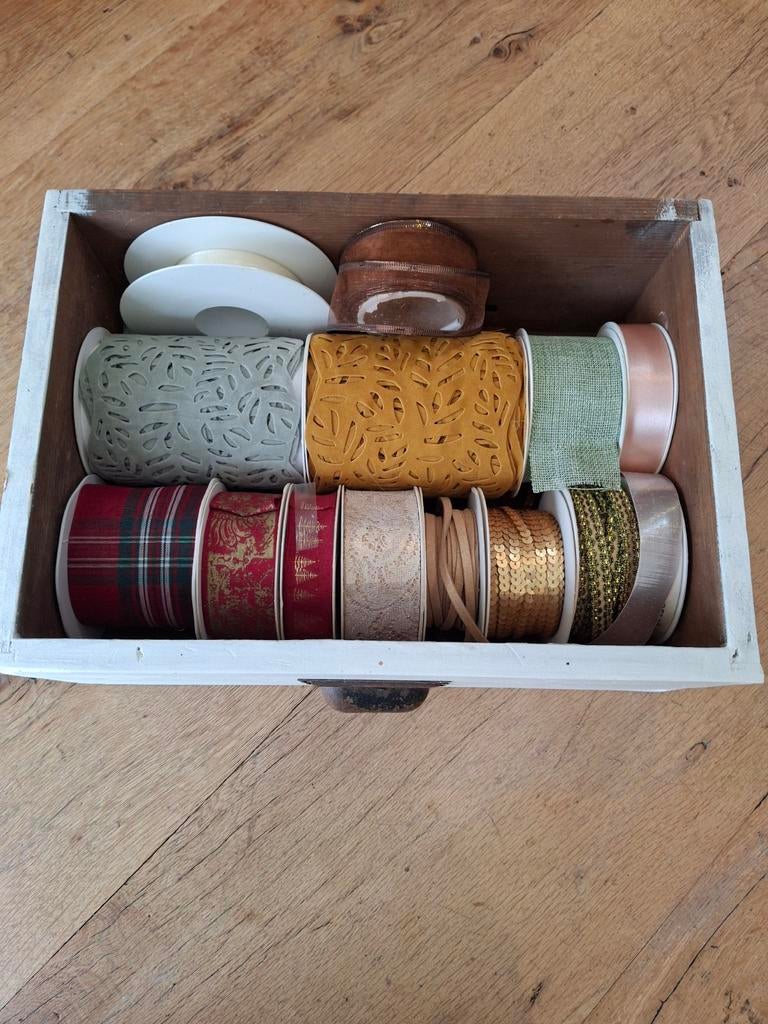 Diverse knutselbanden en linten - Nieuwstaat, Ophalen of Verzenden