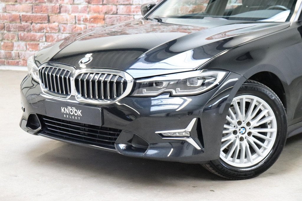 BMW 3-serie Sedan 318i High Executive Luxury Line Automaat /, Automaat, 1998 cc, Achterwielaandrijving, Gebruikt