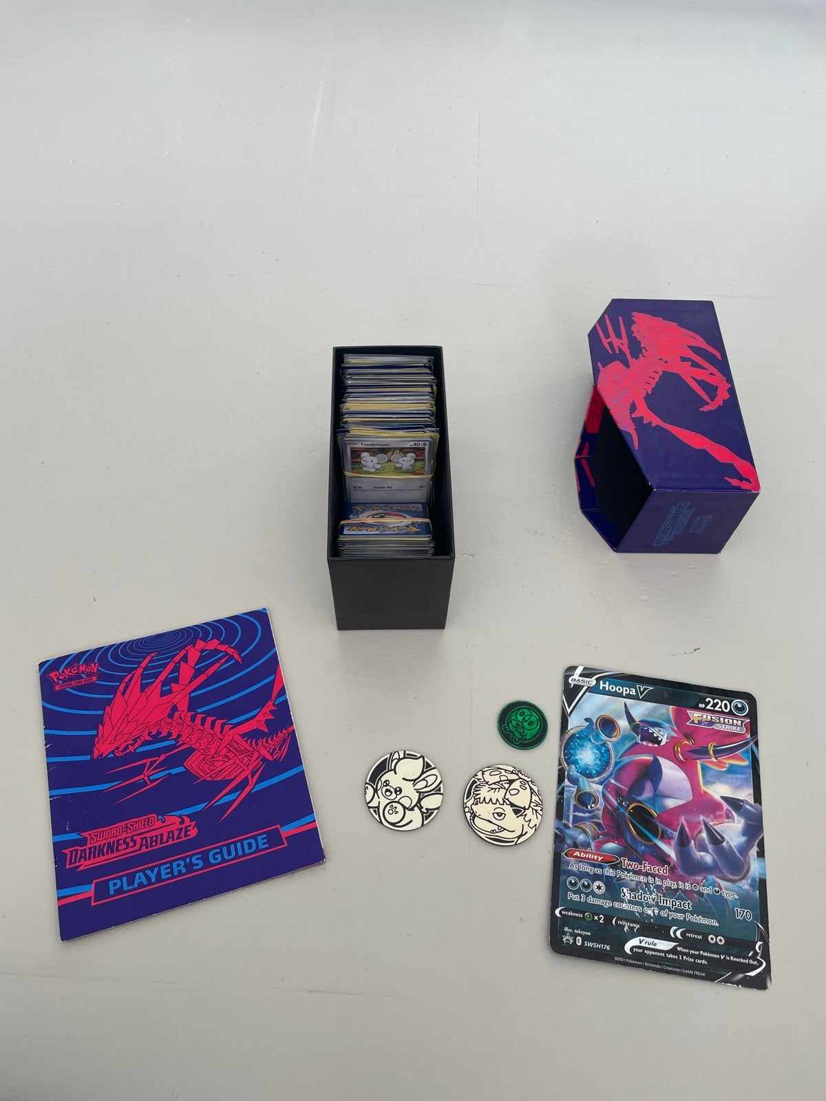 Pokémon kaarten, beschermhoesjes, munten en grote kaart, Ophalen, Gebruikt, Meerdere kaarten, Foil